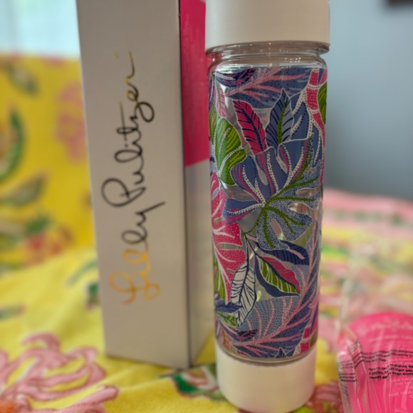Lily Pulitzer Water Bottle - Picture 4 of 4